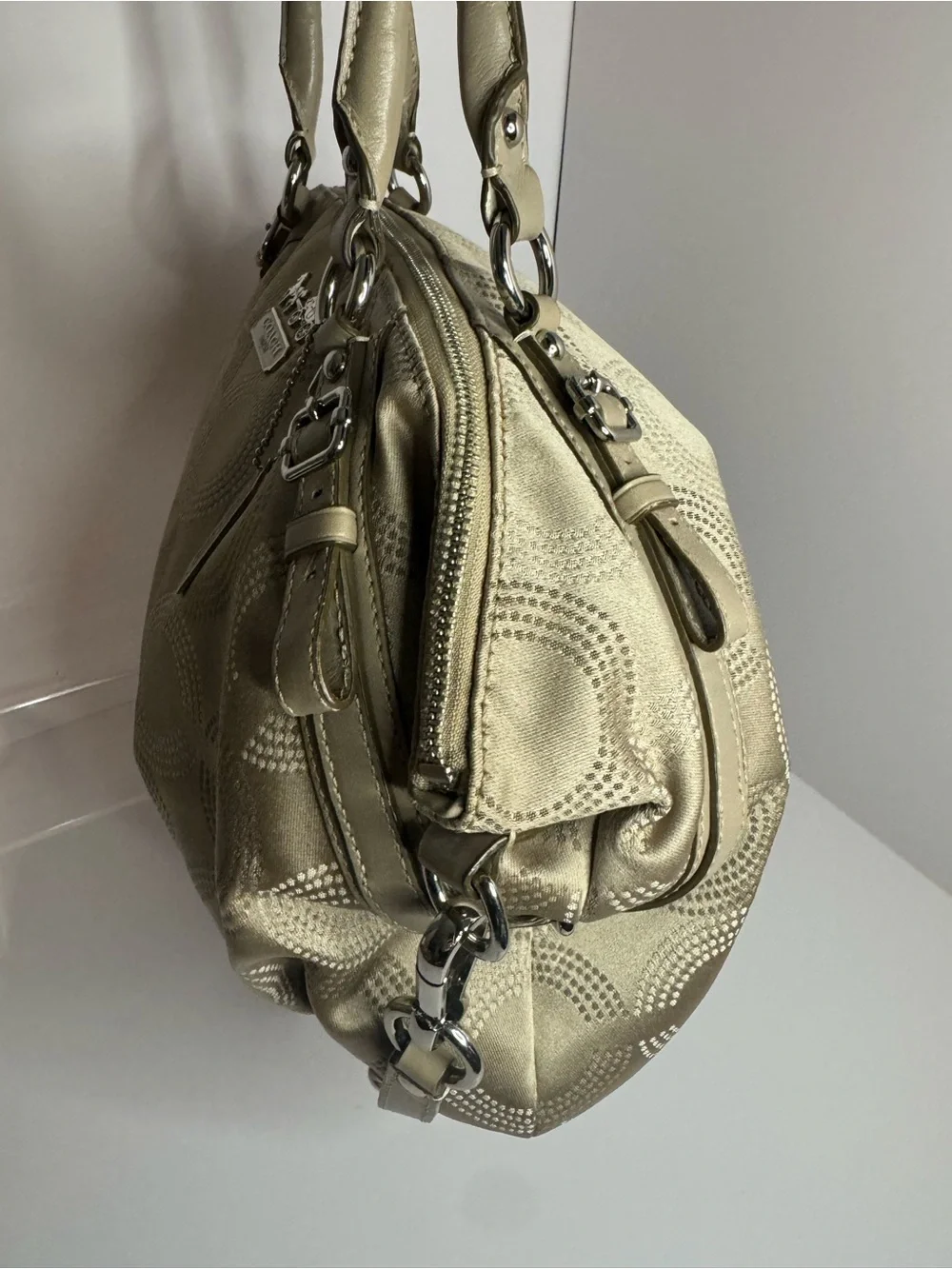 #298 Coach Madison Dotted Op Art Sophia Satchel Two-Way Bag - Picture 4 of 13